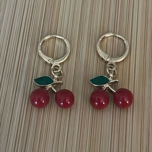 🍒 CHERRY EARRINGS-NEW